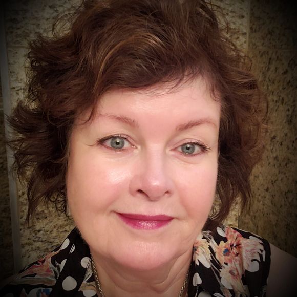 Meet your Posher, Tina - Picture 1 of 1